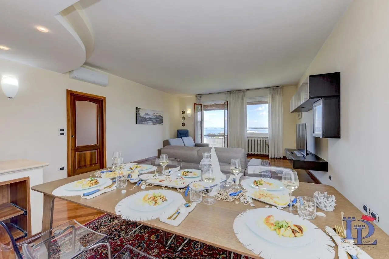 Desenzanoloft Partner Marriott Homes & Villas - Splendido Desenzano del Garda 0*,  Italy