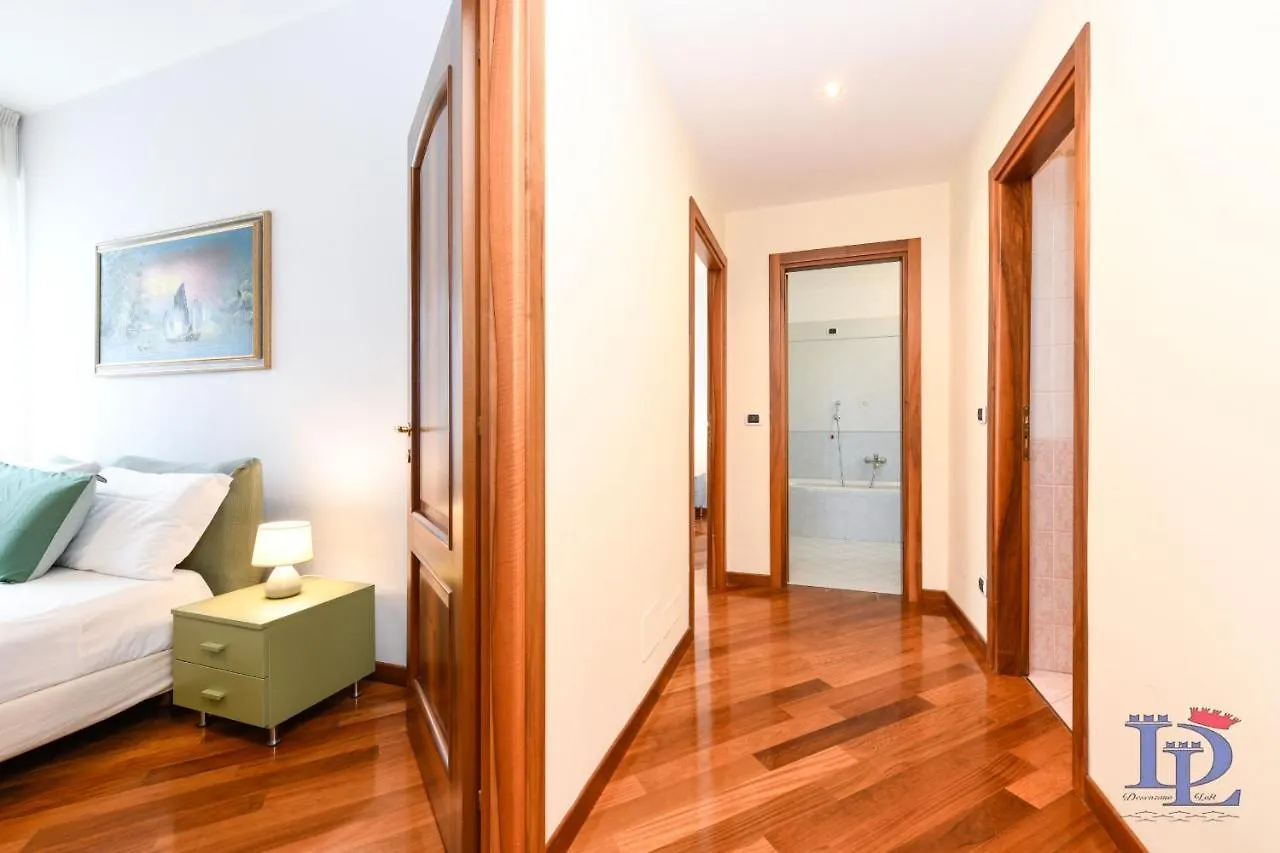 Desenzanoloft Partner Marriott Homes & Villas - Splendido Desenzano del Garda 0*,  Italy